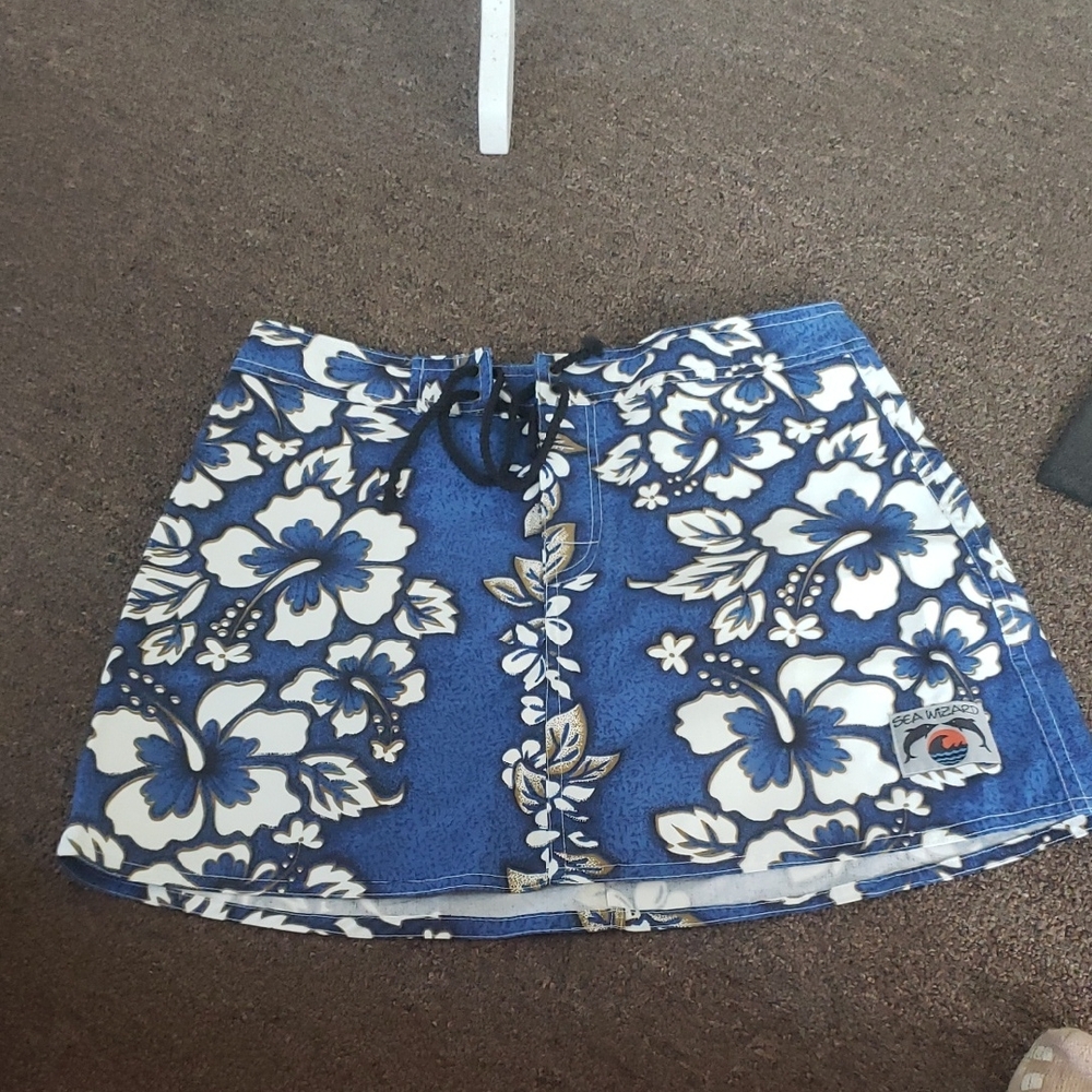 SEA WIZARD Blue and White Fisherman Core Floral Mini Skirt